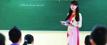 Em hãy tả cô giáo của em đang say sưa giảng bài trên lớp (hay nhất)