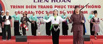 Lập dàn ý Nghị luận về trang phục và văn hóa lớp 8 hay nhất (17 Mẫu)