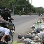 Viết bài văn nêu suy nghĩ về hiện tượng vứt rác ra đường hoặc những nơi công cộng lớp 9 hay nhất (22 Mẫu)